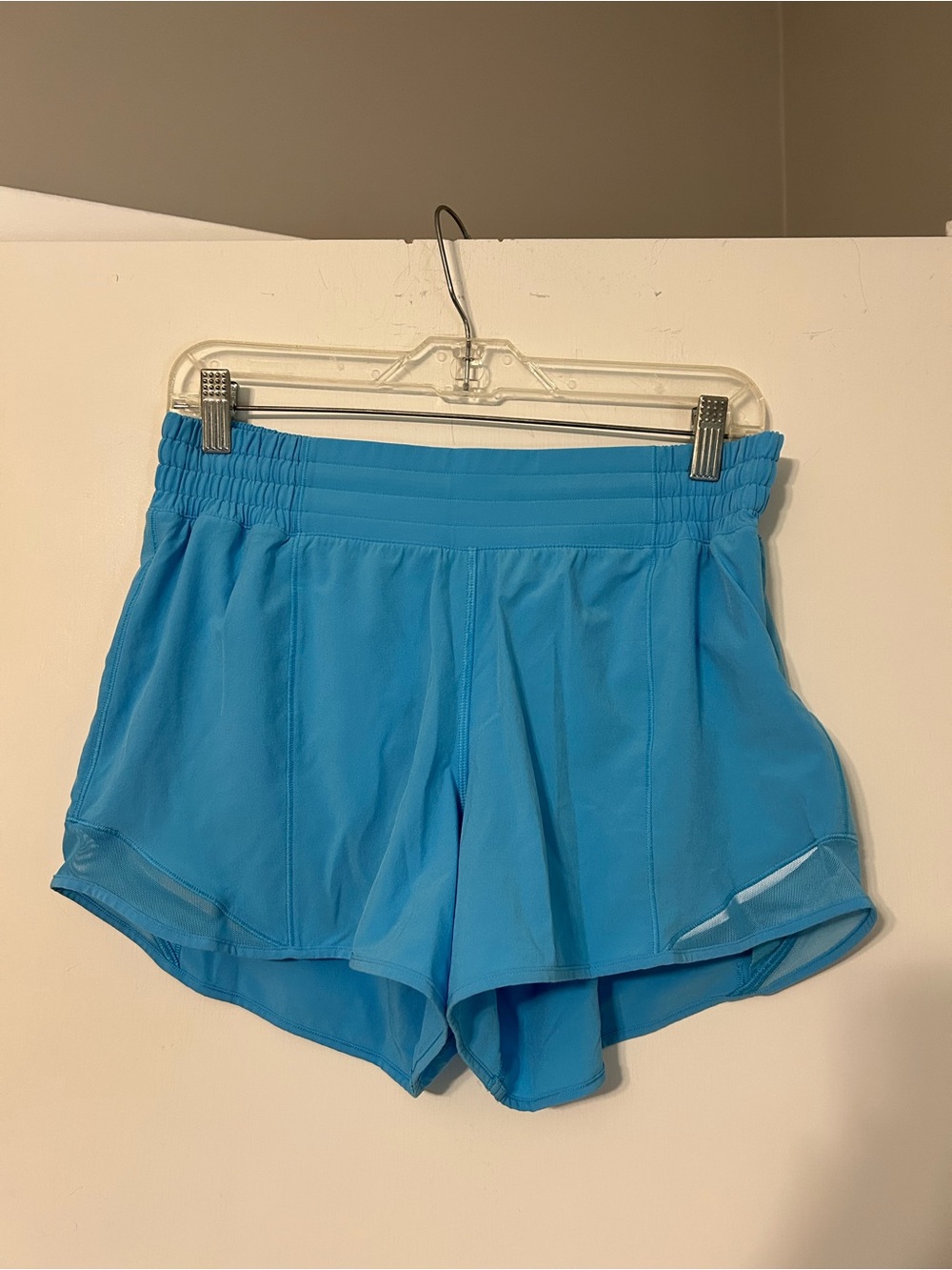 LuLuLemon Hotty Hot Shorts—size 8